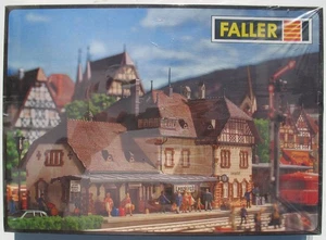 FALLER 1518 Bahnhof Lenzkirch Haus Spur H0 Eisenbahn Bausatz Station Kit - Bild 1 von 5