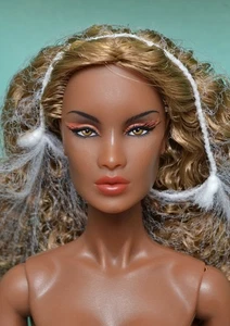 GOLDEN GLAM QUEEN Keeki Adaeze 12" Muñeca DESNUDA SACHIKA X COLECCIÓN REAL - Imagen 1 de 5