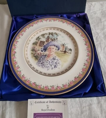 Boxed Royal Doulton Queen Mother 100th Birthday Plate - Image 1 of 4