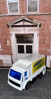 Camión de reparto de tijera Matchbox Volvo camión de equipaje de línea aérea nuevo LFFP diecast 164 Foto 1 de 4