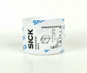 New SICK UC30-215163 6054716 Ultrasonic Sensor 600 - 6000 / 8000 mm 9-30 VDC - Picture 1 of 9