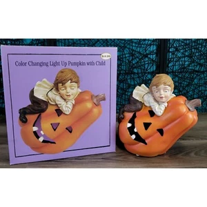 HALLOWEEN CAMBIA COLORE ILLUMINA ZUCCA CON BAMBINO CRACKER BARILE IN SCATOLA - Foto 1 di 12