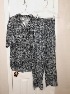 Nuevo con etiquetas Juego de pijama pequeño con estampado animal semi transparente de 2 piezas InGear para damas - Imagen 1 de 6