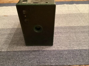 Macchina fotografica vintage Eastman Kodak n. 2A modello C Brownie scatola verde - Foto 1 di 9
