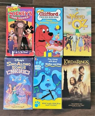 VHS LOT Wizard of OZ, CLIFFORD, Blues CLUES, Disney Fun Sing Along, Lord of RING - Image 1 of 3