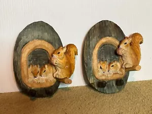NEW Set of Two Small Squirrel Mother Babies Wall Plaque Wooden Hanging Hooks 7" - Picture 1 of 7