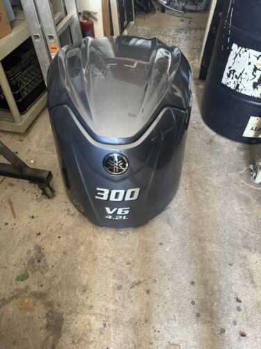 300hp Cowling Yamaha Practically Brand New 2023