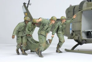 Preventa US Soldiers Medic (5 figuras) en la guerra de Vietnam 1:35 Pro Built Model - Imagen 1 de 12
