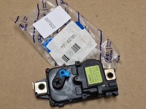 Hyundai Coupe Tiburon Left Door Lock Actuator 1997-2001 9573027001 Genuine NEW - Picture 1 of 11