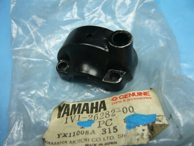 Yamaha  FS 1 RD 50 M  MX 100 Griff Schale unten Grip Under Gasgriff 1V1-26282-00 - Bild 1 von 3