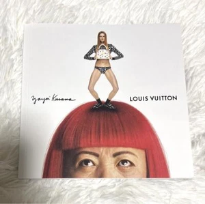 Yayoi Kusama x LOUIS VUITTON CREATING INFINITY Katalog Buch mit Sticker NEU - Bild 1 von 2