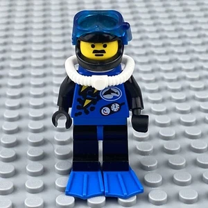 LEGO Town Diver Minifigura Casco Negro Aletas Azules div001a 6559 6556 6558 - Imagen 1 de 5
