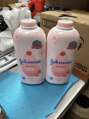 2 Pack Johnson’s Baby Powder Talc 500g Blossoms - Image 1 of 2