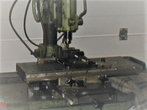 Tischbohrmaschine mit Kreuztisch +Guß Tisch - Bild 1 von 13