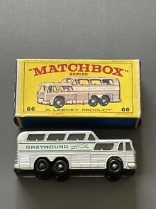 Matchbox Regular Wheels no 66 Greyhound Coach with clear windows