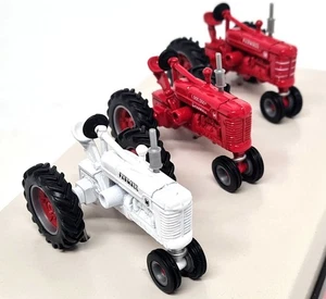 Ertl 1/64 - Farmall 'M' 3 Piece Tractor set 1939-1951 Diecast Farm Vehicles - Picture 1 of 7