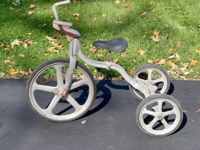 Triciclo de aluminio de colección TRI-BICICLETA triciclo de aluminio 1 FALTA MANIVELA Y PEDAL  Foto 1 de 4