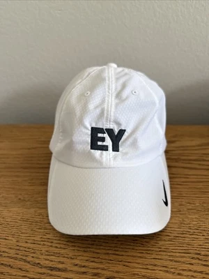 Gorra de golf Ernst & Young LLP Nike blanca OS ajustable ligera Foto 1 de 4