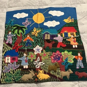 HANDGEMACHTE peruanische 1970er Volkskunst gesteppte Arpillera bunt, neuwertig 14” x 14” - Bild 1 von 6