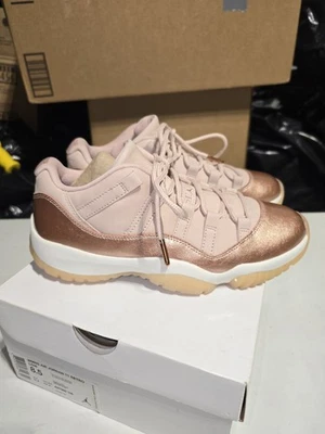 Nike WMNS AIR JORDAN 11 RETRO. AH7860-105 Foto 1 de 4