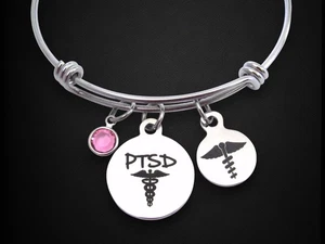 Pulsera con dije de TEPT con caduceo y piedra de nacimiento, TEPT alerta médica regalo hija - Imagen 1 de 6