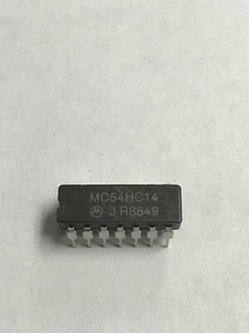 Motorola MC54HC14J Inverter Schmitt Trigger 6-Element CMOS 14-Pin CDIP - Picture 1 of 3