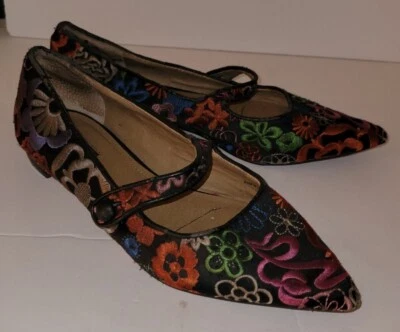 TAHARI Negro Satinado Tela Naranja Rosa Floral Bordado Mary Jane Pisos 7 Foto 1 de 4