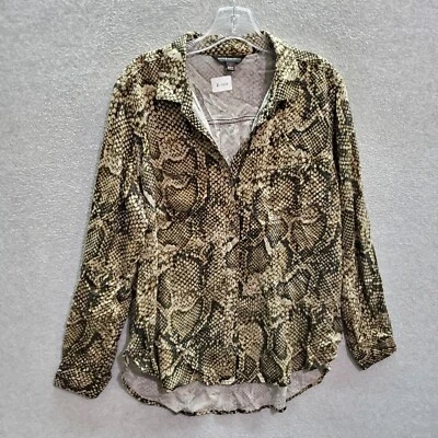 Top de mujer Rock & Republic mediano marrón estampado de serpiente cuello manga larga con botones Foto 1 de 4