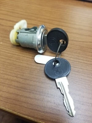 Juego de llaves de puerta laterales originales BMW OEM E21 323i 320i 318i para cilindro de bloqueo serie 3 Foto 1 de 3