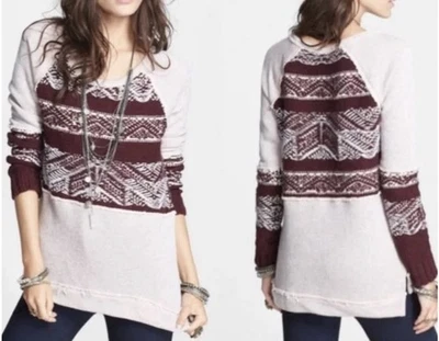 Suéter pulôver Free People robusto malha alta-baixa cinza rosa claro borgonha tamanho LG - Imagem 1 de 4