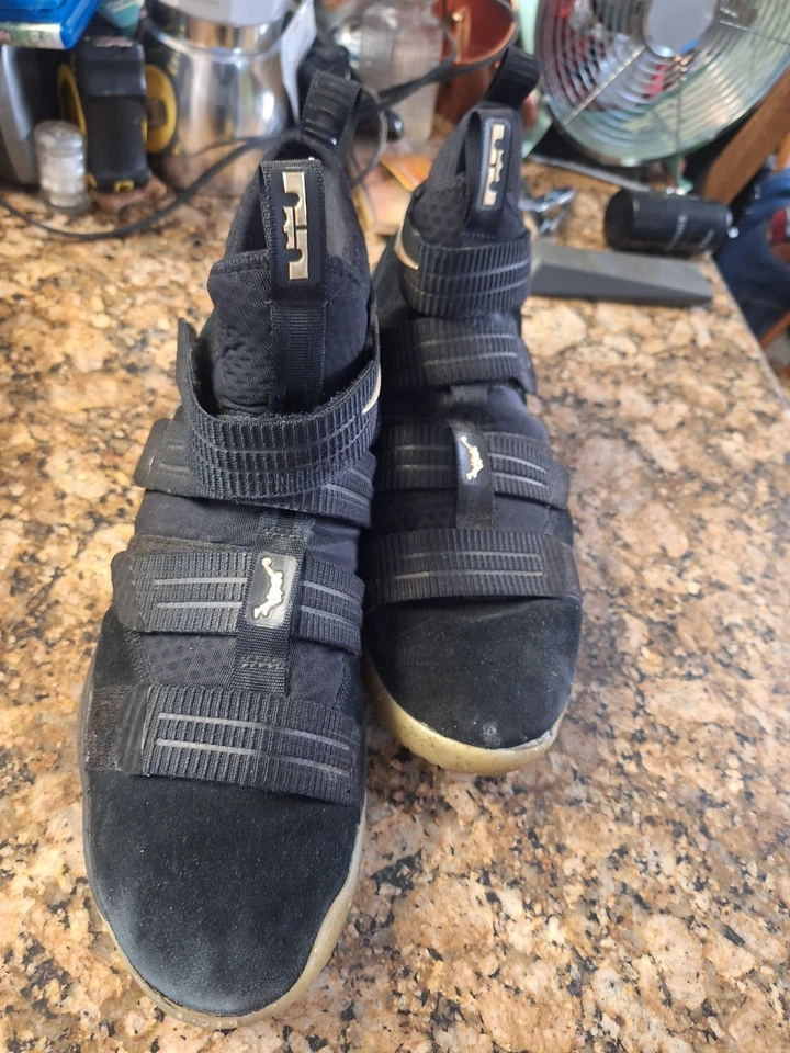 Nike 's LeBron Size 14 Men - Image 1 of 4