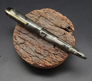 Wahl Eversharp Moire Skyline Silver Striped Fountain Pen - 14k Nib - Unrestored - Picture 1 of 8