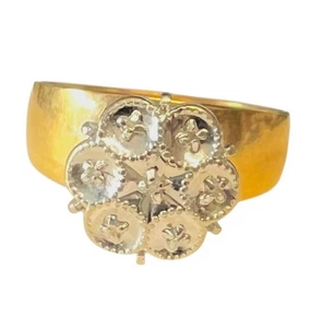 10K Gold Vintage 7 Diamond Flower Cluster Size 7 Ring 3.8 Grams - Picture 1 of 8