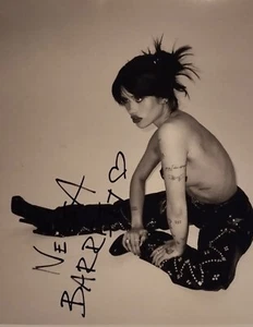 Nessa Barrett signiert 8x10 - Bild 1 von 1