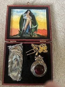 Pocket Watch & Knife Set with Gargoyles & Jewels Displayed In Wooden Box New - Picture 1 of 7