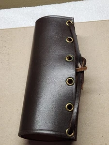 Cubierta de culata de cuero para rifle Enfield / reposamuñillas - nuevo stock antiguo - Imagen 1 de 3