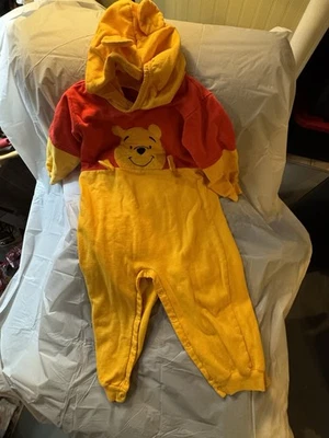 Disfraz de Halloween Winnie The Pooh vintage para niño talla 4T. Etiqueta Pooh. Foto 1 de 2