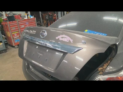 Used Deck Lid fits: 2015 Nissan Altima Sdn w/o spoiler w/o rear view camera Grad - Image 1 of 4