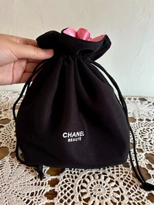 CHANEL Vintage New York Black Cosmetic Pouch Pink Lining - Picture 1 of 3