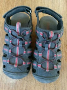 Usado en Excelente Condición Negro Rojo KHOMBU Sandalias Deportivas Niño Talla 1 Impermeable Zapatos Juveniles Caminata Caminar - Imagen 1 de 5