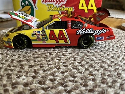Terry Labonte 1/24 Action 2005 #44 Kellog’s Racing - Image 1 of 4