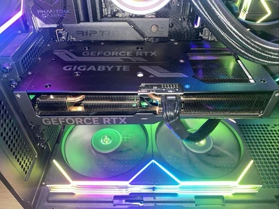 GIGABYTE GeForce RTX 4070 Super 12G VRAM Graphics Card GV-N407SWF3OC-12GD - Image 1 of 3