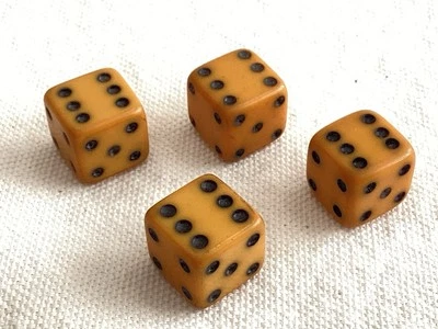 VINTAGE BAKELITE BUTTERSCOTCH SPOT DICE DIE 12 mm 1/2 inch.   Quty x 4  (G1516) - Image 1 of 4