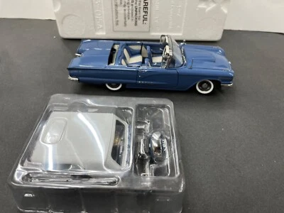Ford Thunderbird 1958 convertible Danbury como nuevo azul escala 1:24 fundido a presión con caja Foto 1 de 4