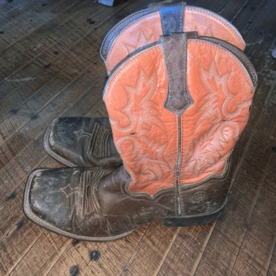 Ariat orange embroidered square toe cowboycore size 5 boots - Image 1 of 4