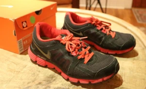 Nike Dual Fusion ST 2 Laufstrecken Trainer schwarz rot Herren Größe 8,5 - Bild 1 von 9