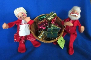 Vintage 1976 Annalee 7" Mr & Mrs Babbo Natale con cesto posabile, MADE IN USA - Foto 1 di 11