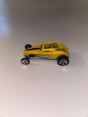 Hot Wheels Modified Rides '09 04/10 Yellow Moon Eyes Sooo Fast Toy Car 160/166 - Image 1 of 4
