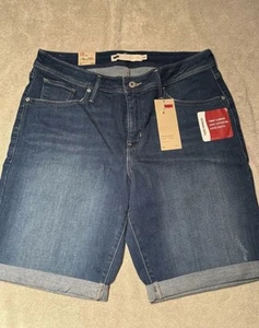 Levi’s 512 Bermuda Shorts *NEW WITH TAGS* Women’s 16W - Picture 1 of 2
