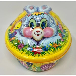 Vintage Plastic 3D Molded Container with Lid Easter Bunny in a Basket Cookie Box - Picture 1 of 5